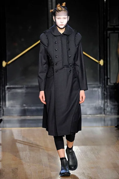 Look 3